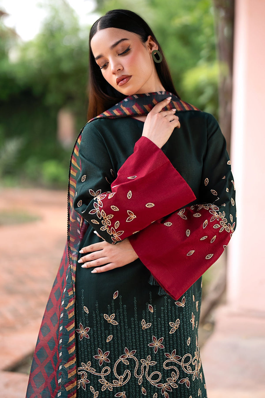 Jazmin D # 21 -01 | 3PC Luxury Lawn | Jacquard Monar Printed Dupatta