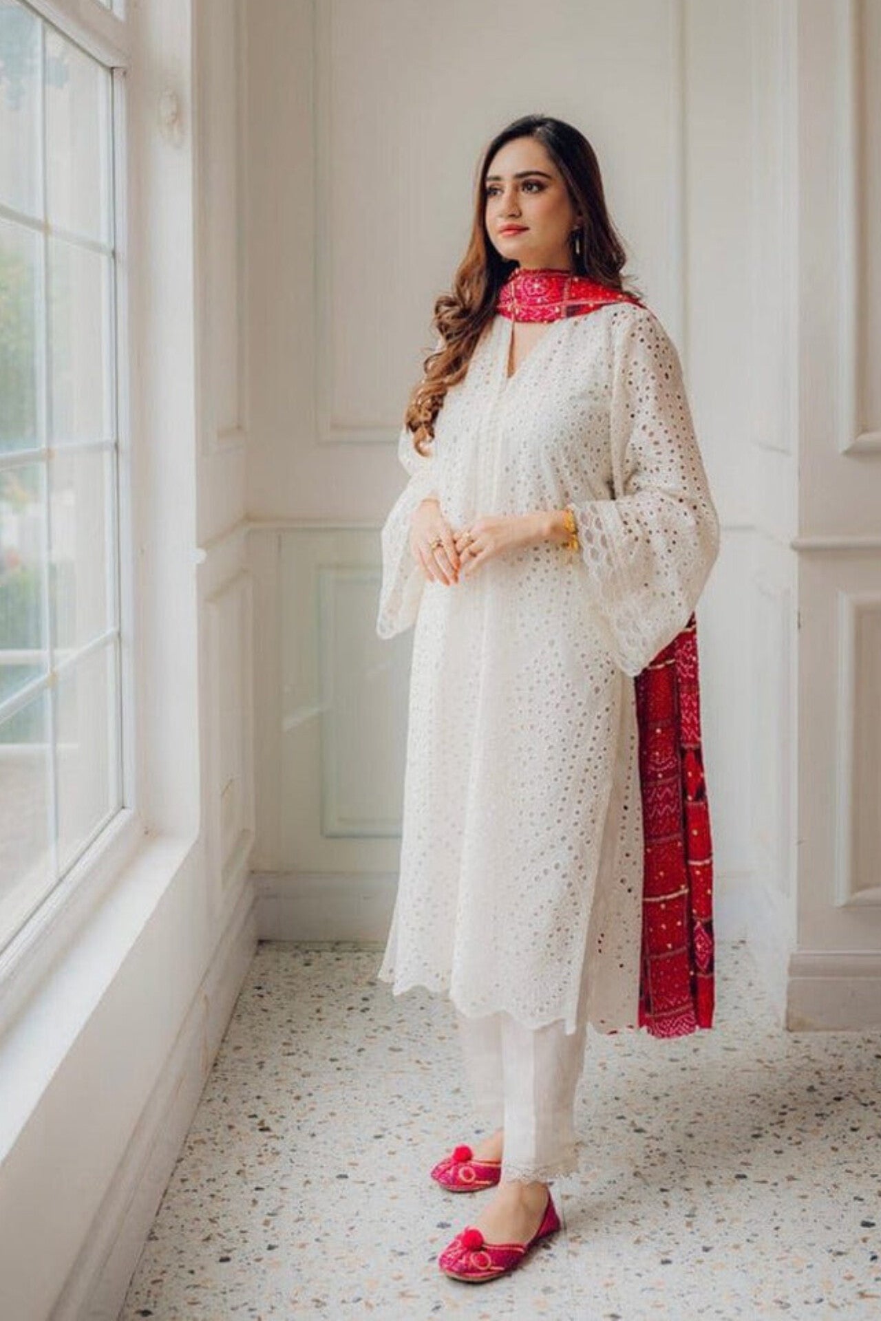 Maria B D # 33 -01 | 3PC Luxury Lawn | Monar Dupatta